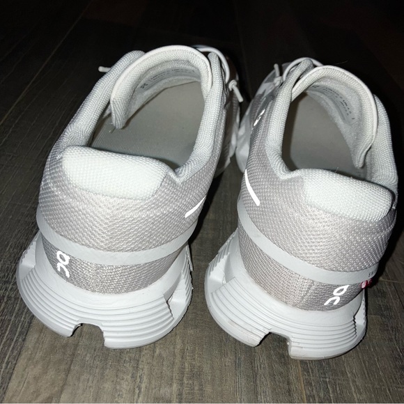 Women’s Cloud 5 shoes NWOT however; interior sole tags not removed - Picture 6 of 15